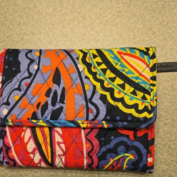 Vera Bradley Handbags - NWOT Vera Bradley Colorful Quilted Women's Wallet